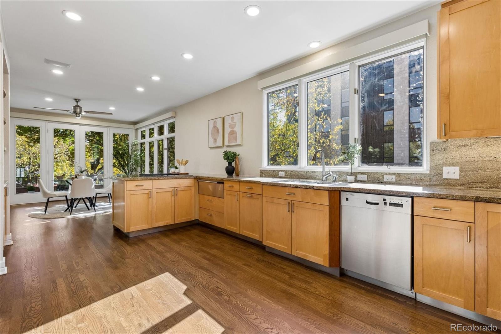 MLS Image #11 for 201  cook street,denver, Colorado