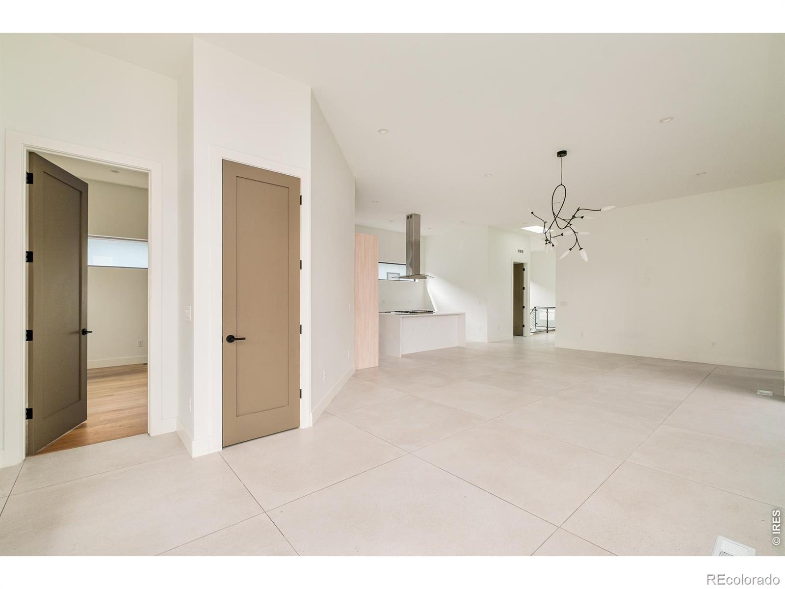 MLS Image #14 for 4755  elm court,denver, Colorado