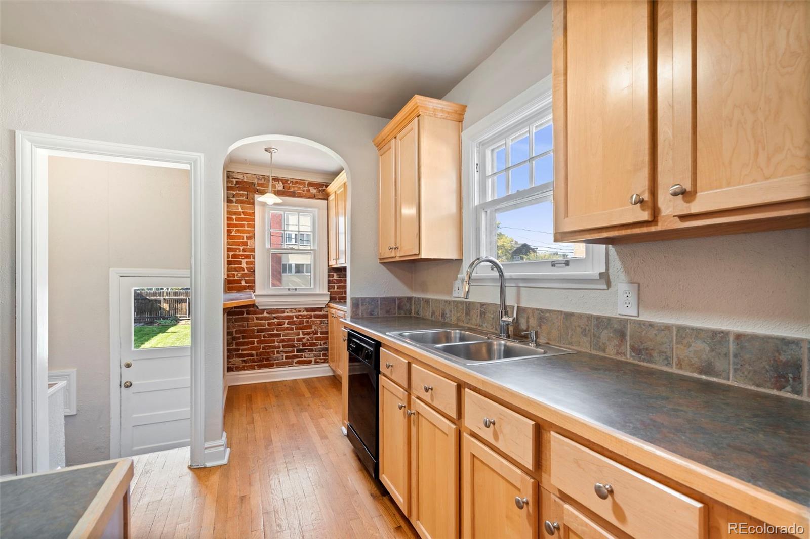 MLS Image #11 for 205 n washington street,denver, Colorado