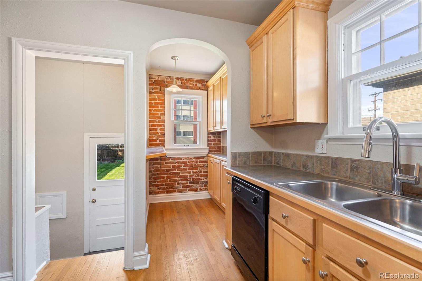 MLS Image #15 for 205 n washington street,denver, Colorado