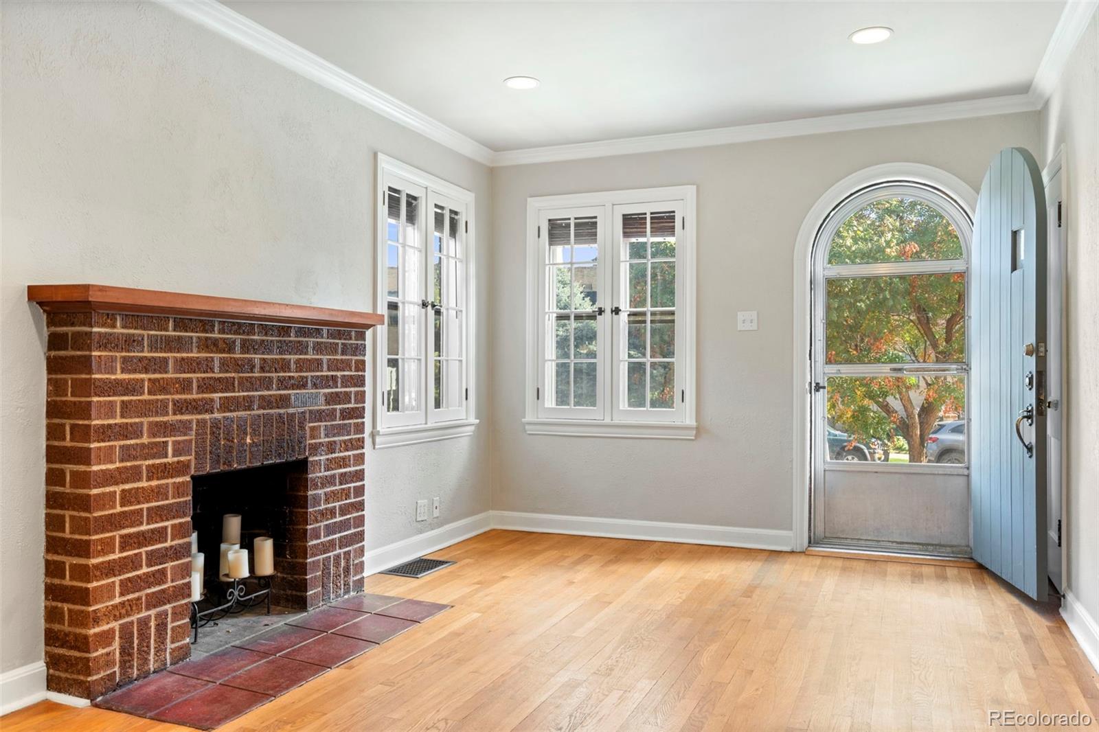 MLS Image #5 for 205 n washington street,denver, Colorado