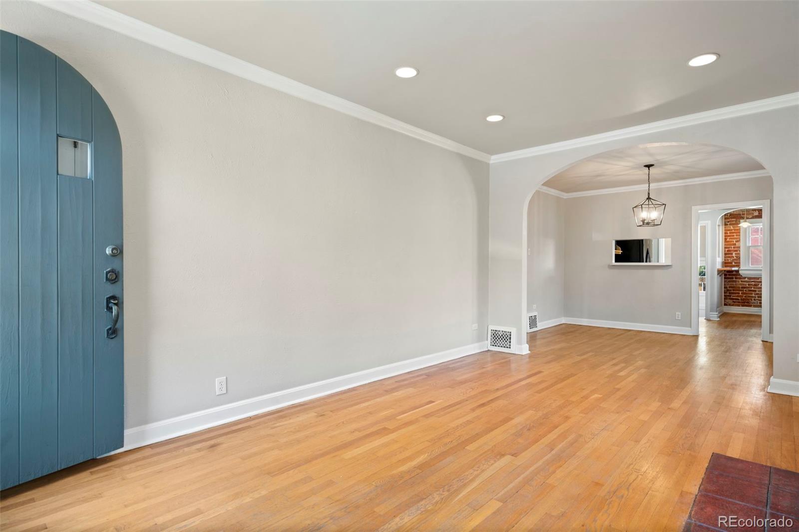 MLS Image #6 for 205 n washington street,denver, Colorado