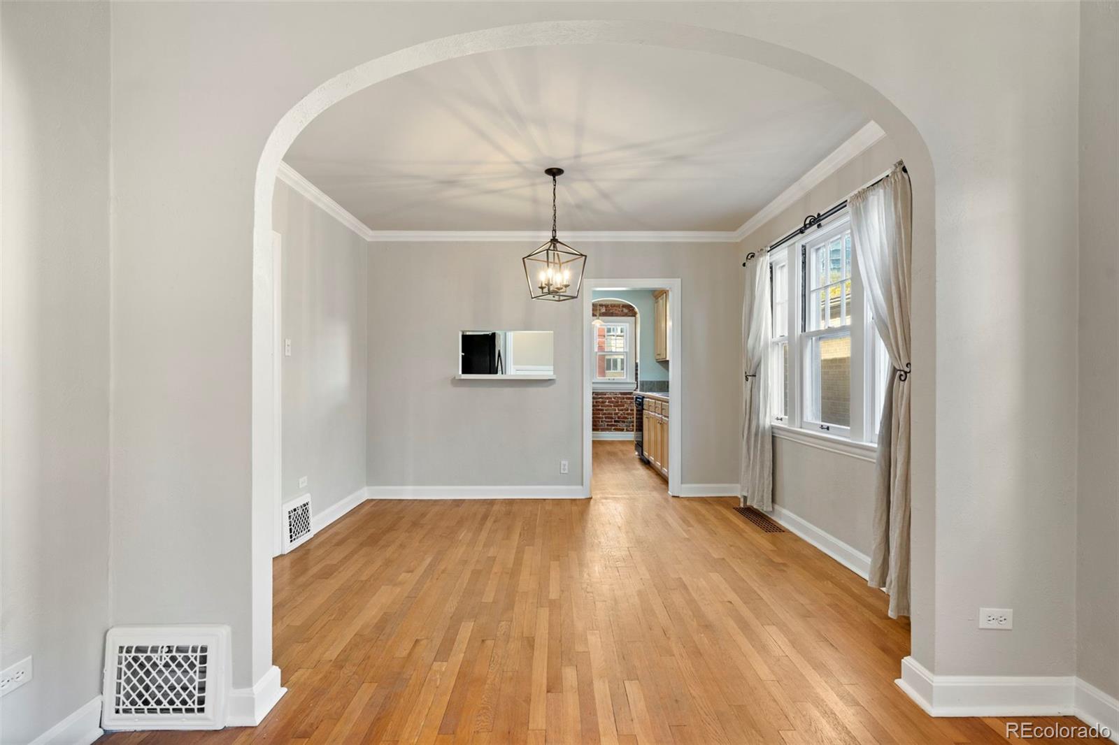 MLS Image #7 for 205 n washington street,denver, Colorado