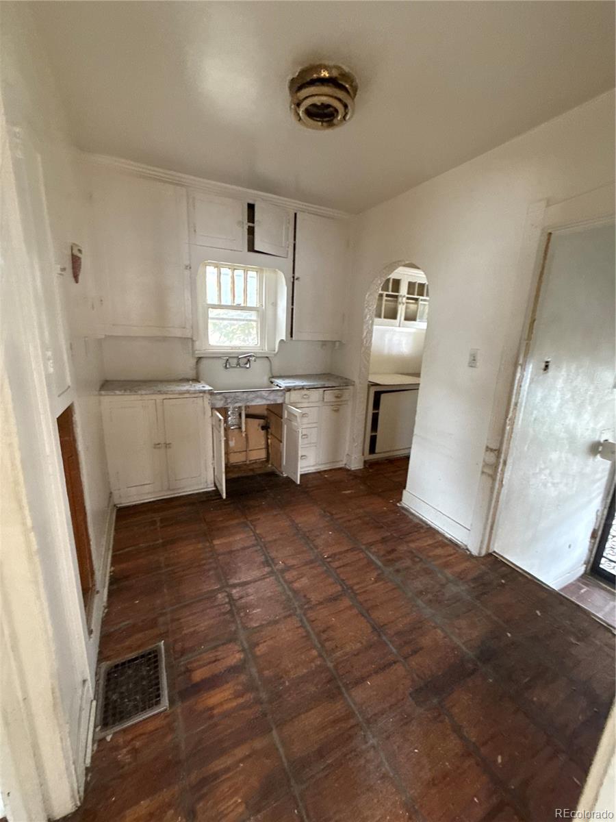 MLS Image #4 for 162  hazel court,denver, Colorado