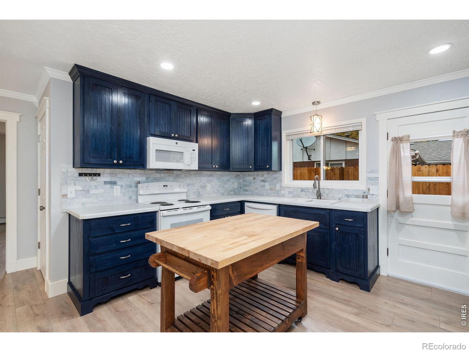 MLS Image #11 for 1204  baker street,fort collins, Colorado