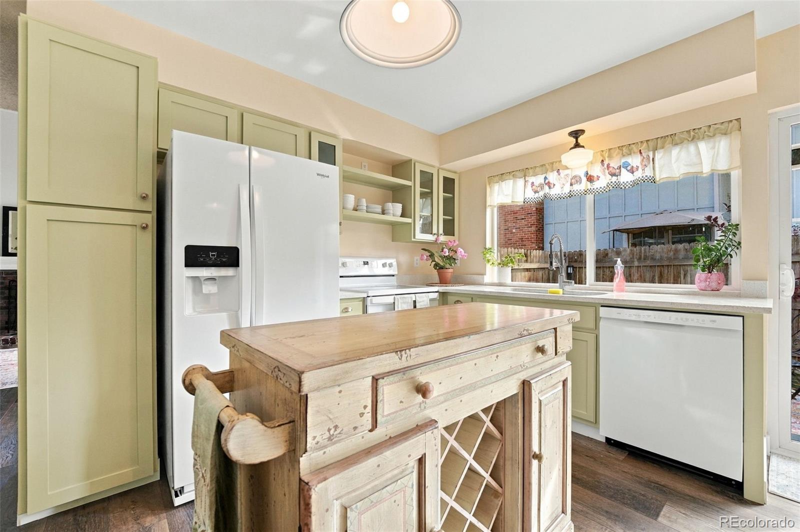 MLS Image #7 for 7010 s knolls way,centennial, Colorado