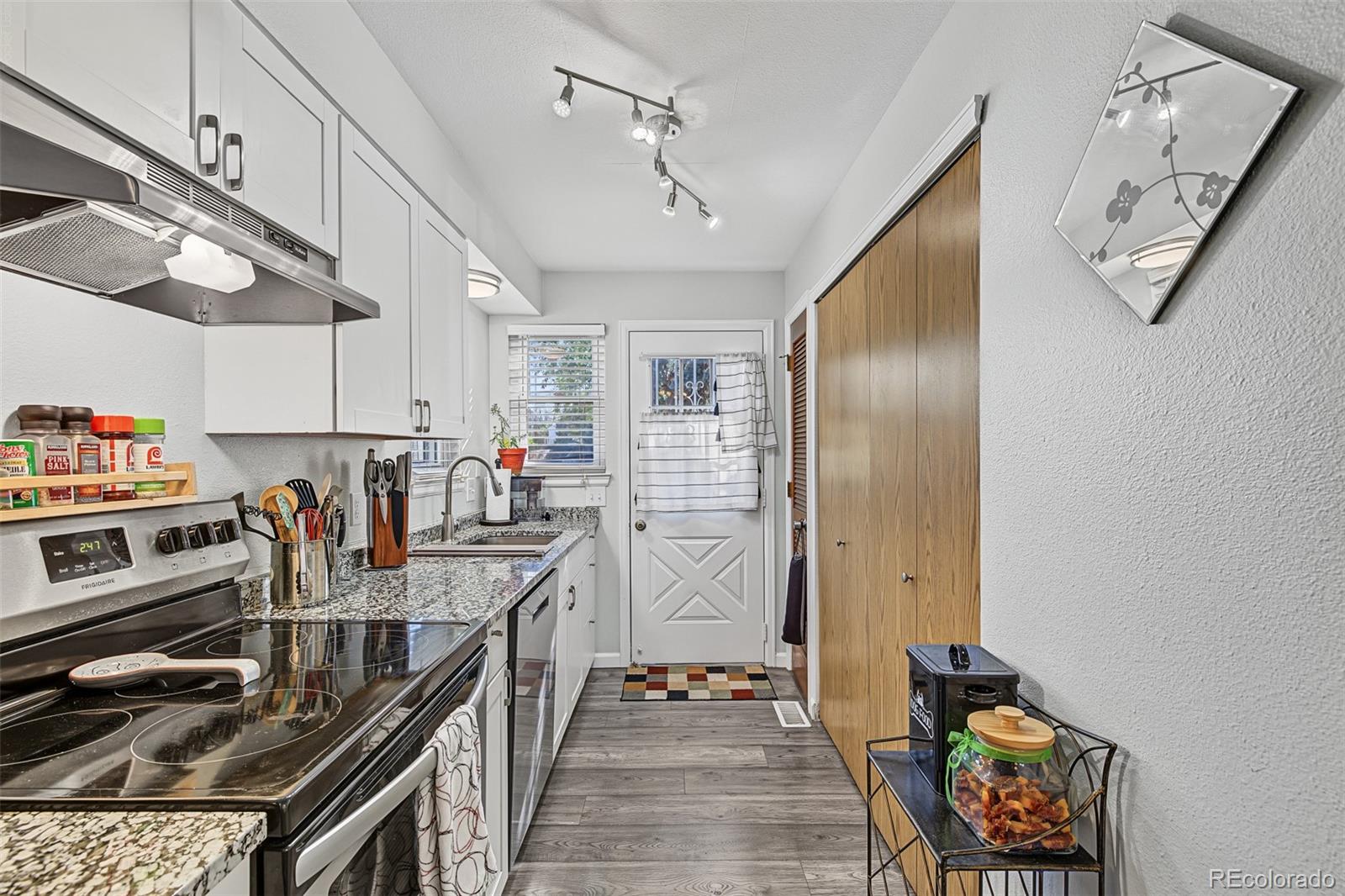 MLS Image #12 for 8230  washington street,denver, Colorado
