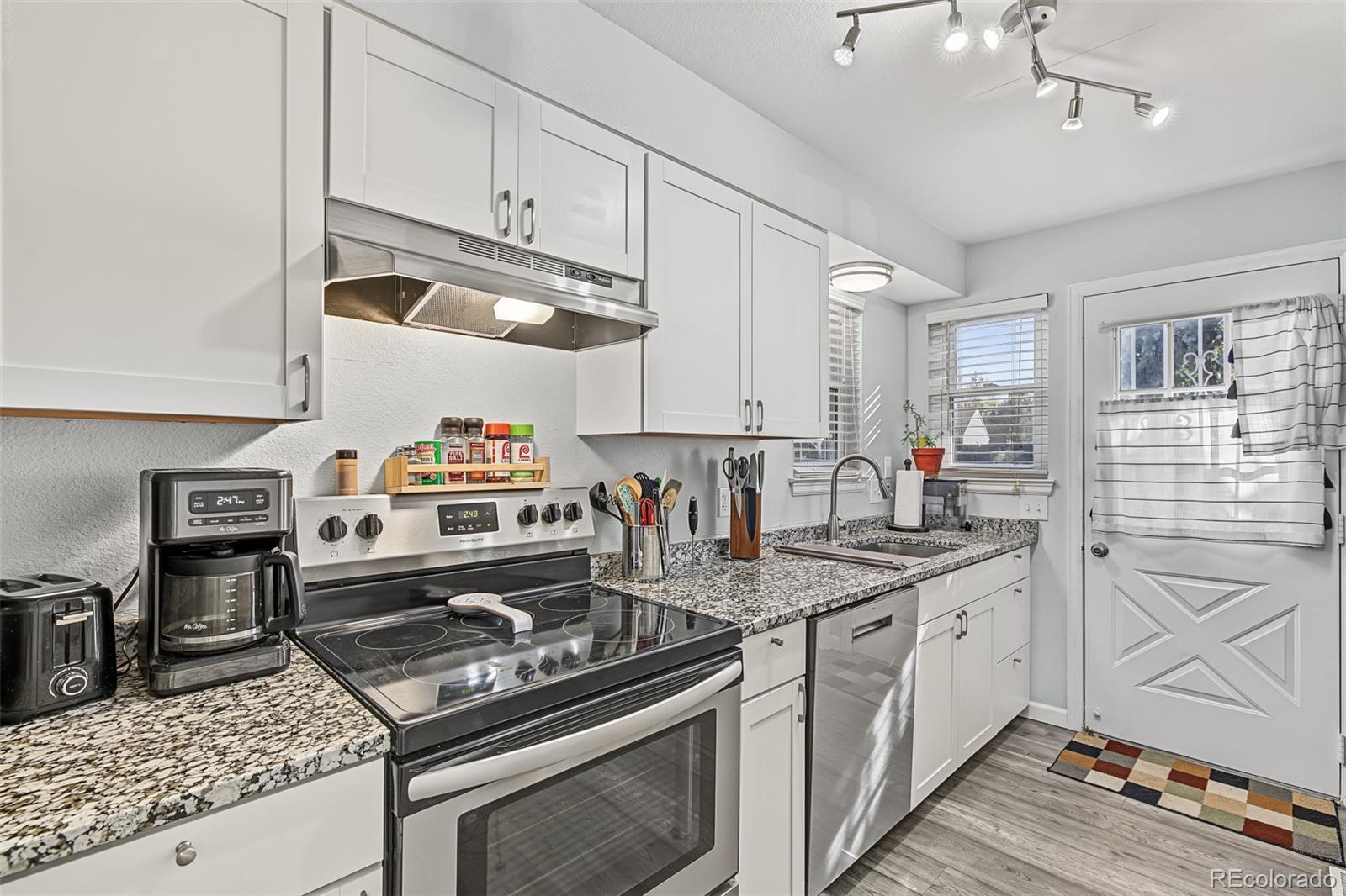 MLS Image #13 for 8230  washington street,denver, Colorado