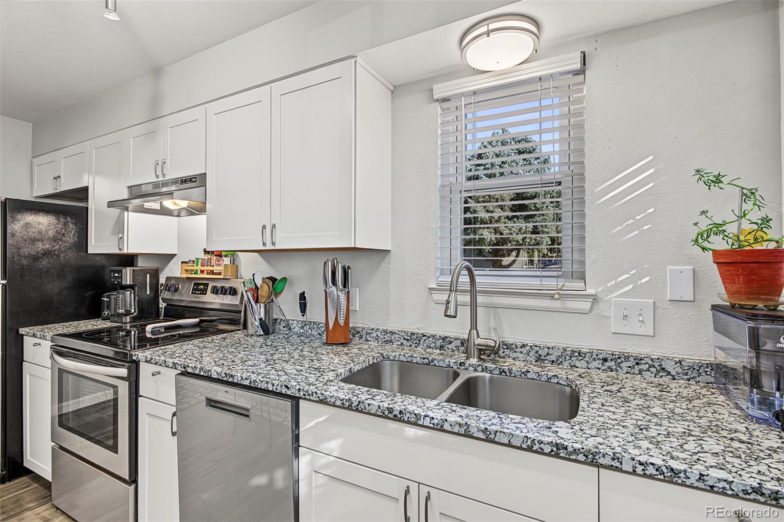 MLS Image #14 for 8230  washington street,denver, Colorado