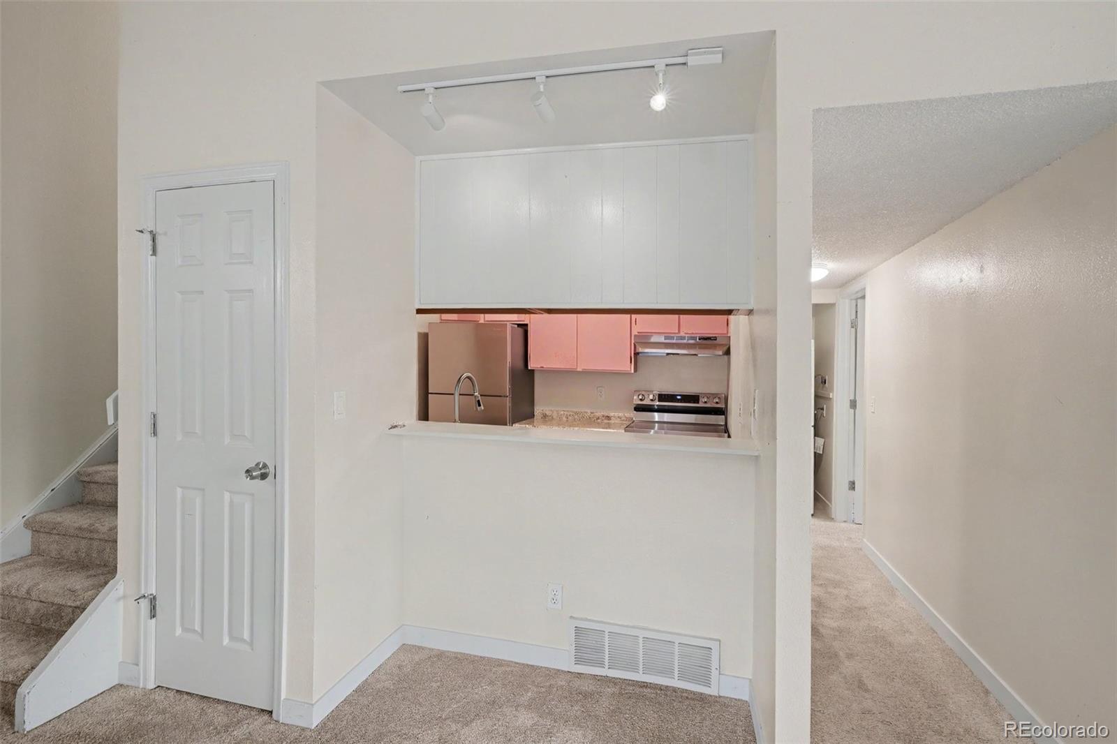 MLS Image #9 for 6545 e arizona avenue,denver, Colorado