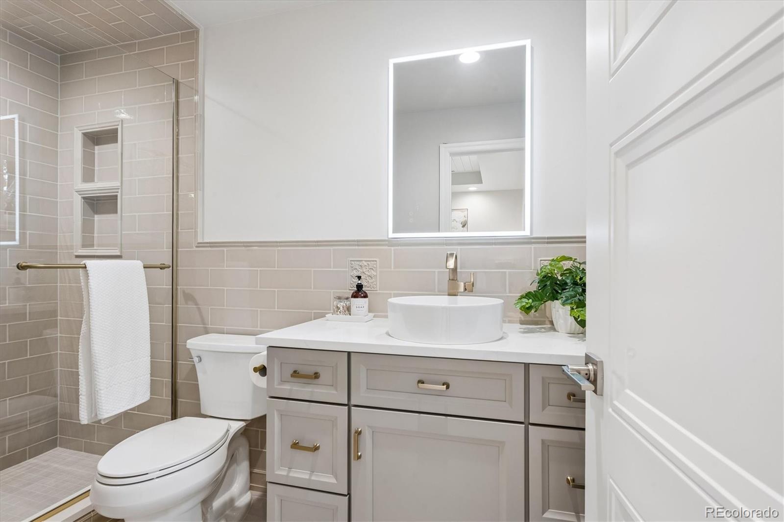 MLS Image #31 for 1170 s glencoe street,glendale, Colorado