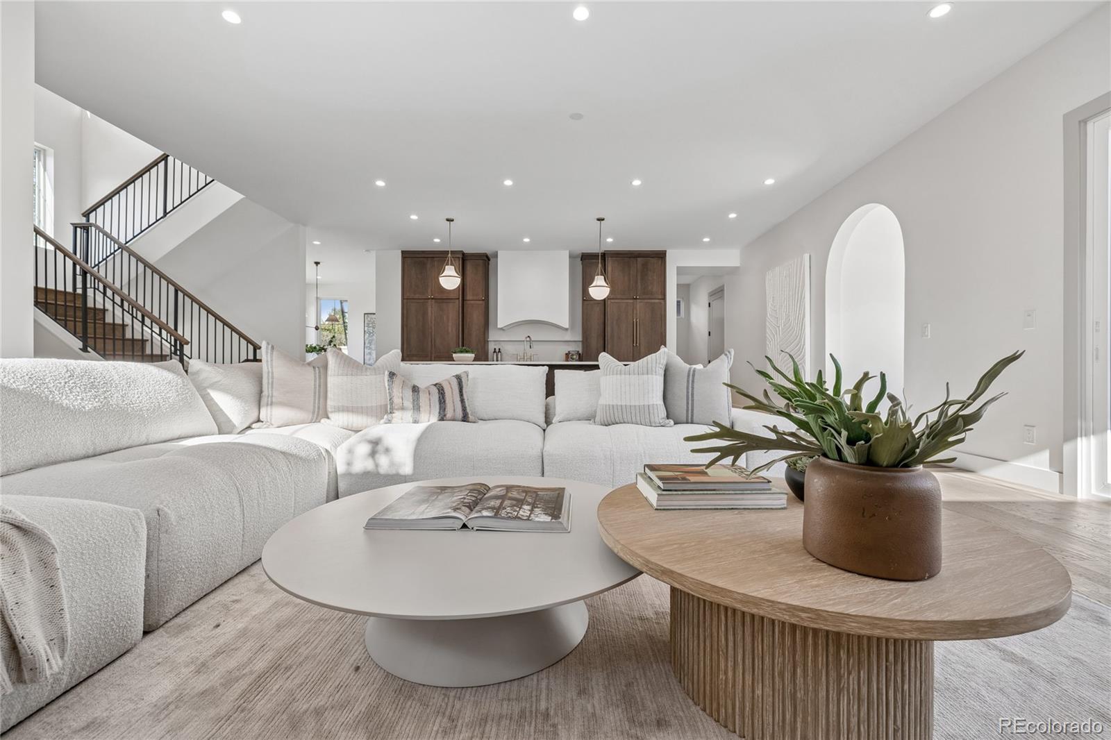 MLS Image #10 for 970 s clayton way,denver, Colorado