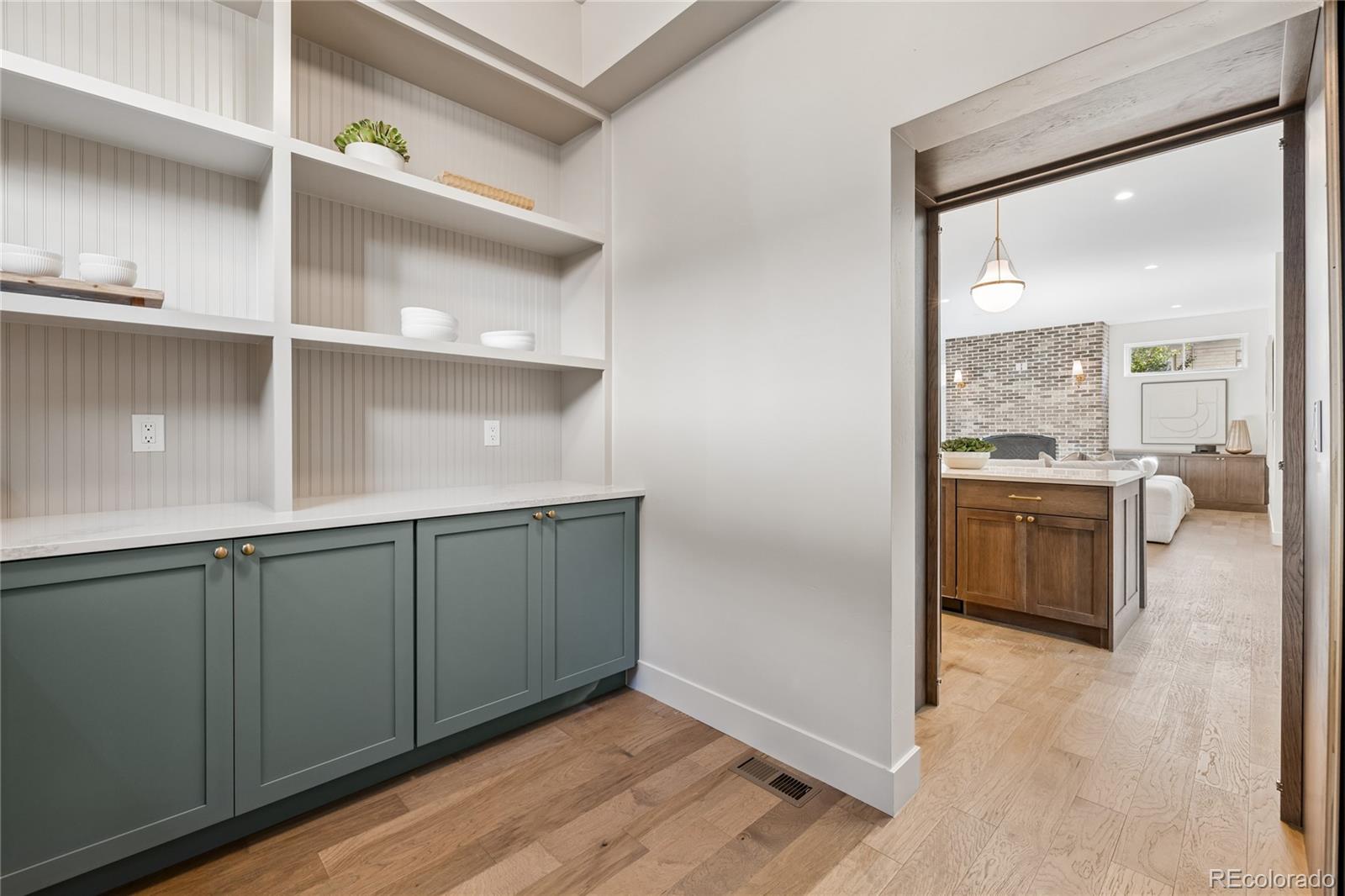 MLS Image #22 for 970 s clayton way,denver, Colorado