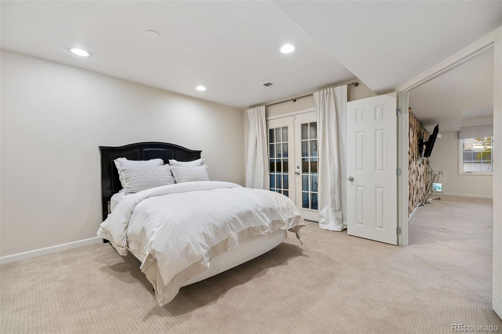 MLS Image #29 for 4505 s yosemite street,denver, Colorado