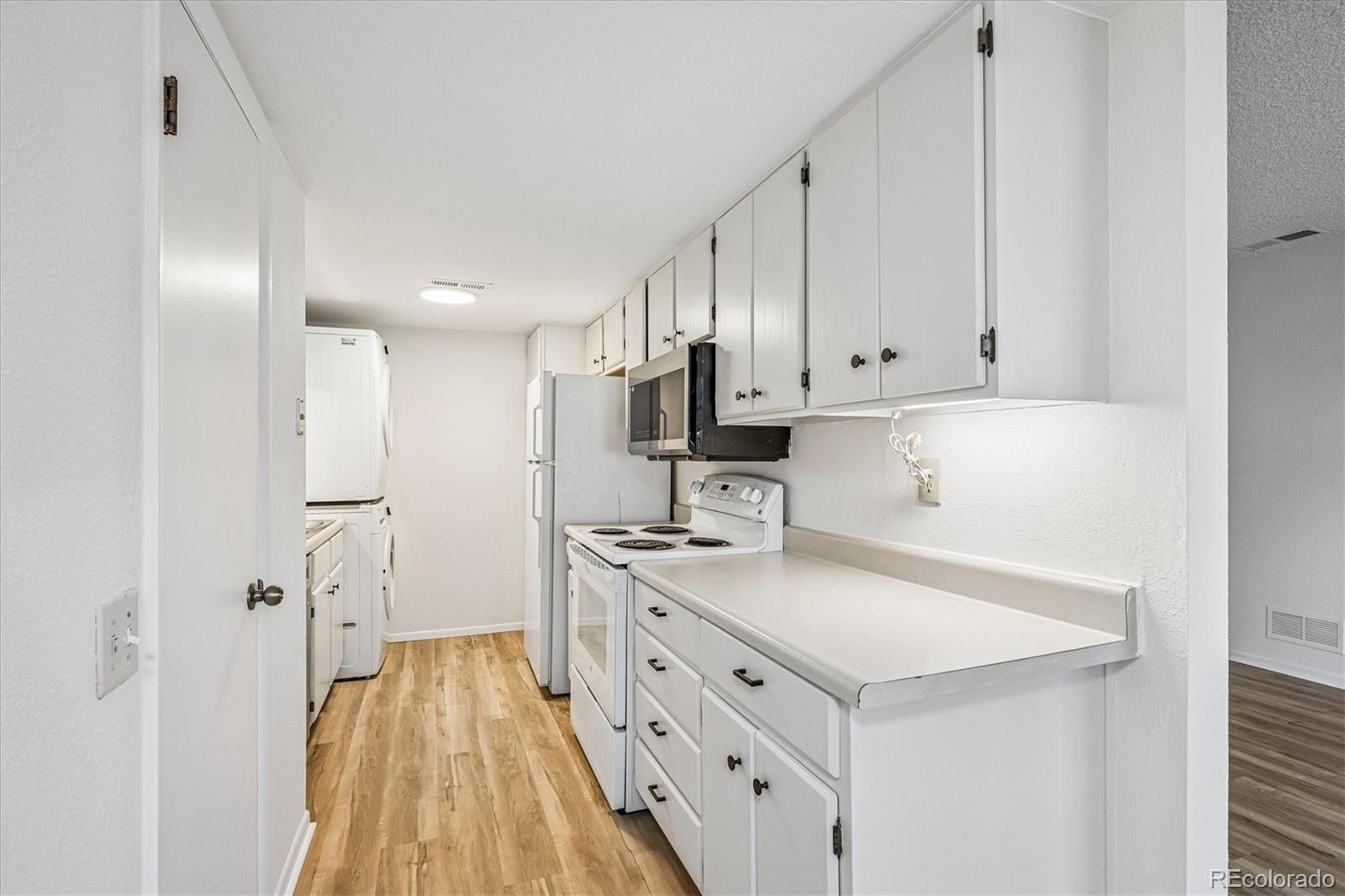 MLS Image #7 for 3354 s flower street,lakewood, Colorado