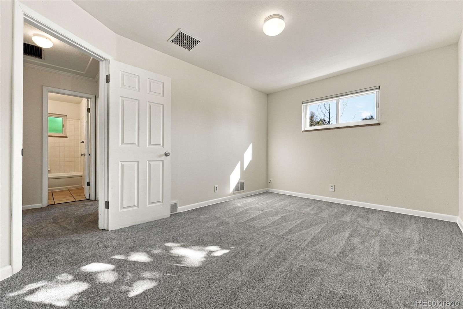 MLS Image #10 for 10495 e 22nd avenue,aurora, Colorado
