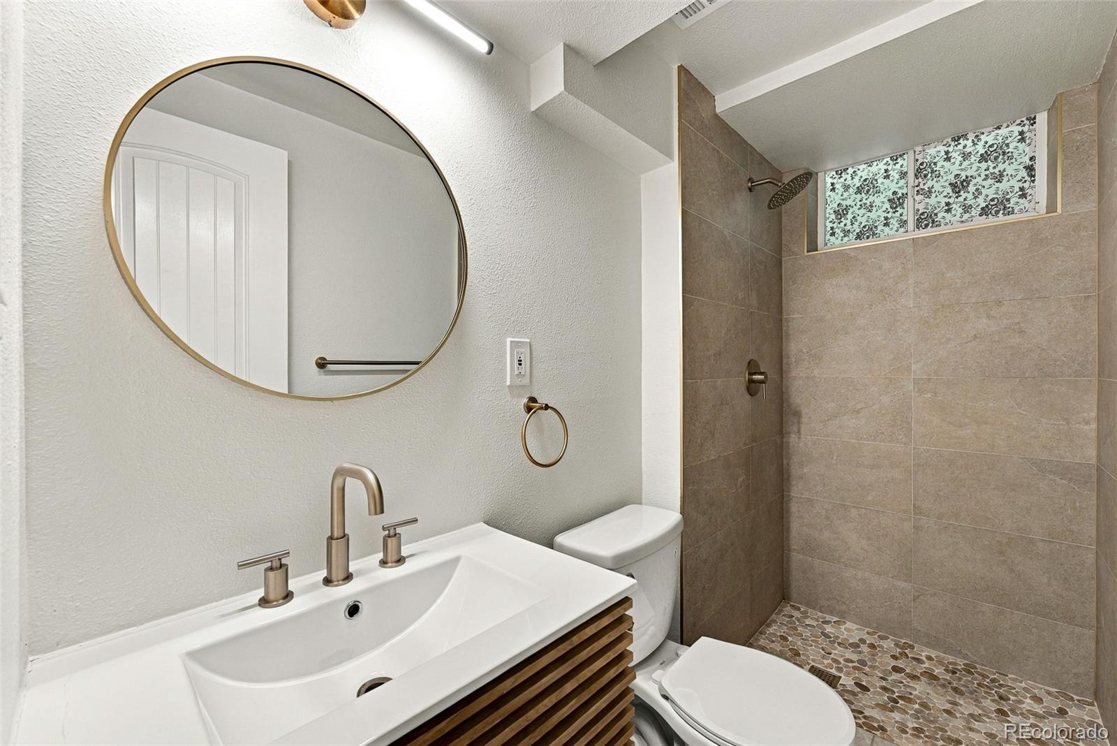 MLS Image #19 for 10495 e 22nd avenue,aurora, Colorado