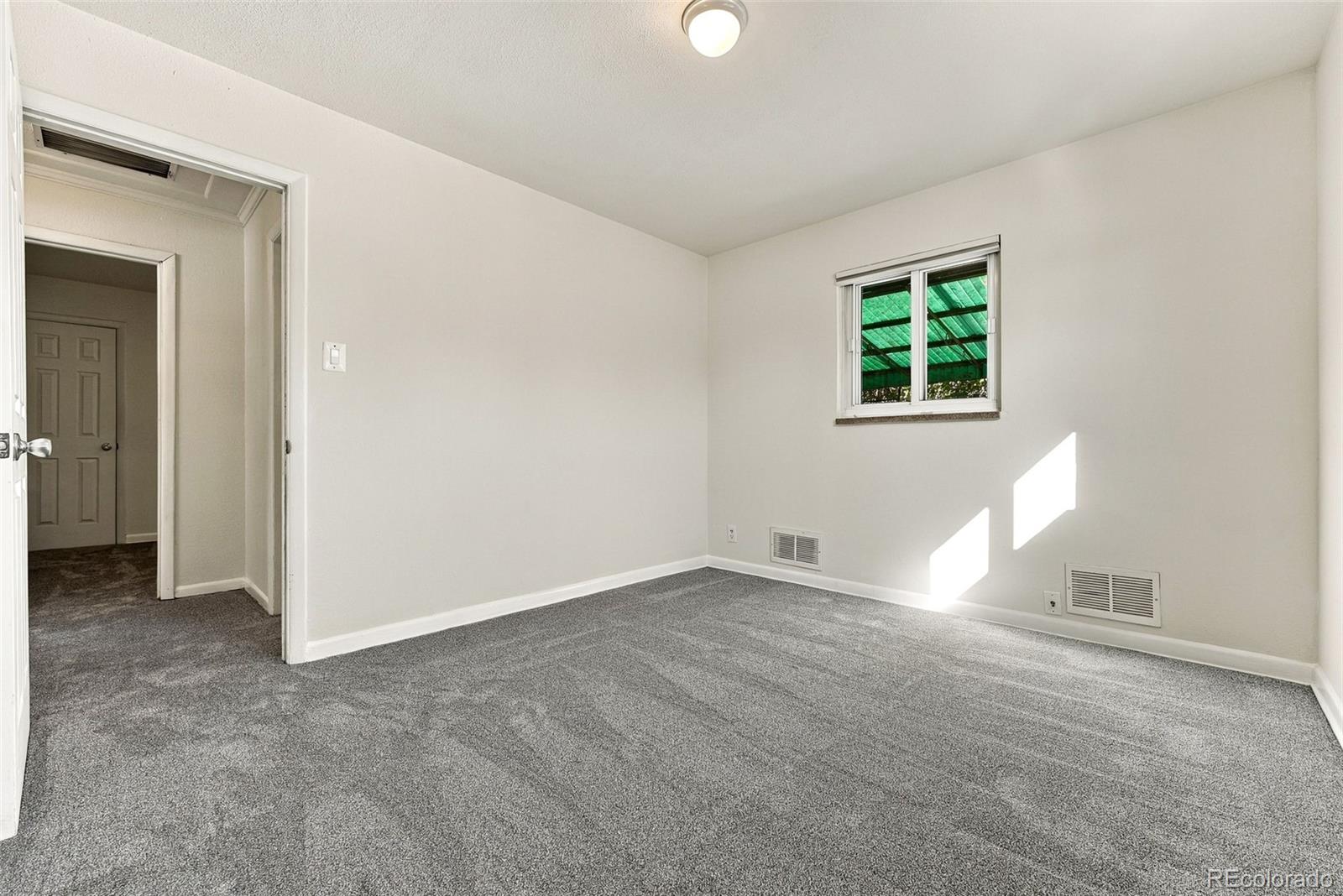 MLS Image #8 for 10495 e 22nd avenue,aurora, Colorado