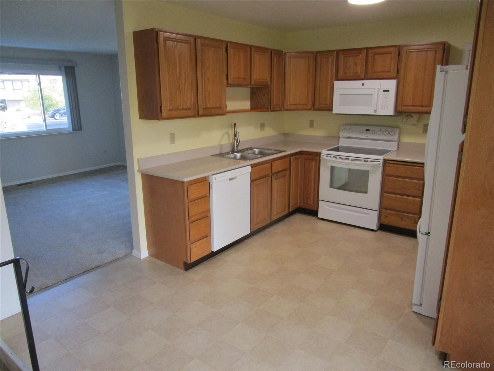 MLS Image #4 for 533 s macon court,aurora, Colorado