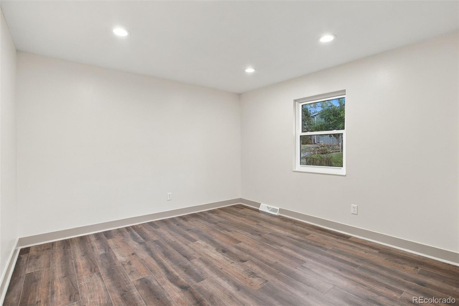 MLS Image #20 for 7392 s madison circle,centennial, Colorado