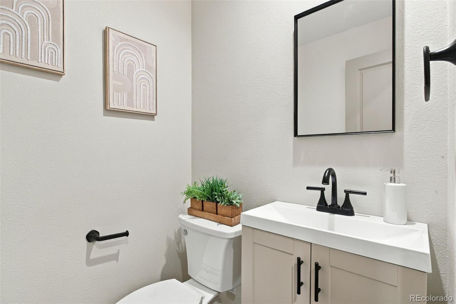 MLS Image #27 for 7392 s madison circle,centennial, Colorado