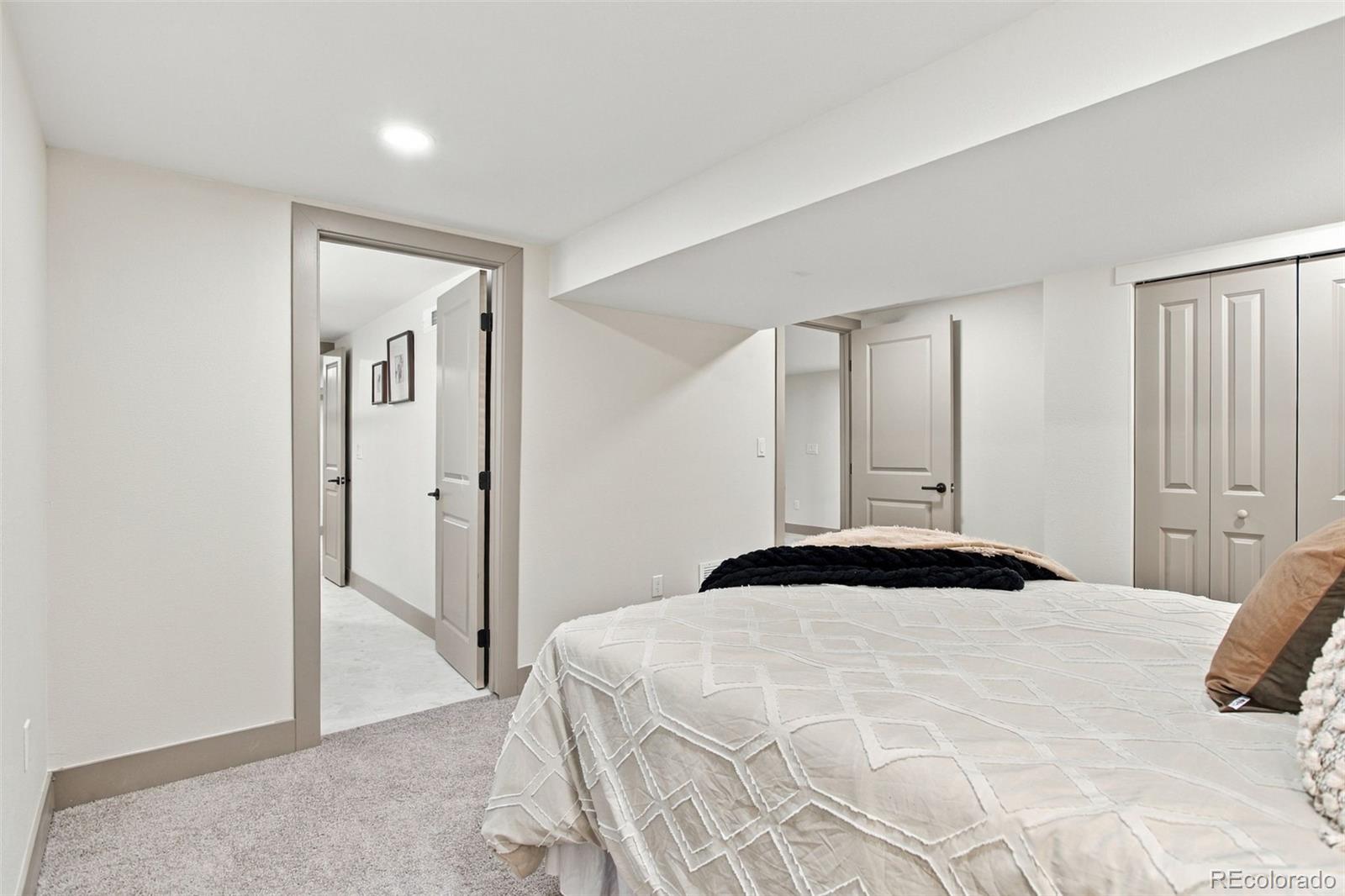 MLS Image #32 for 7392 s madison circle,centennial, Colorado