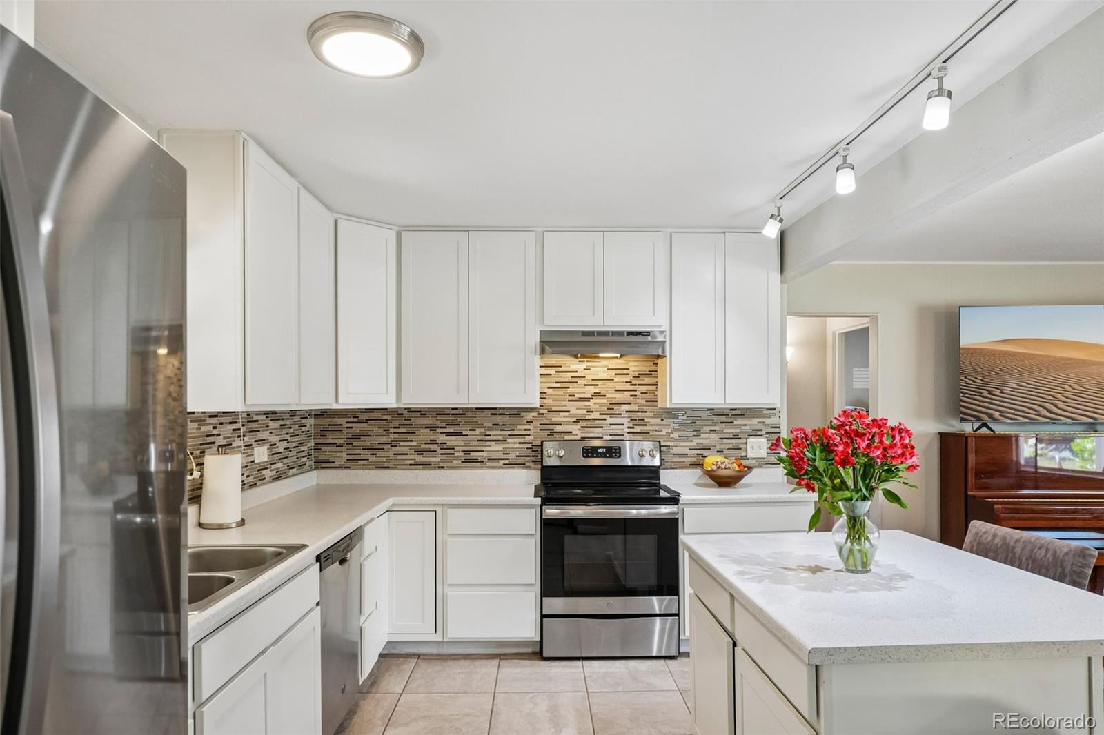 MLS Image #4 for 1355  dallas street,aurora, Colorado