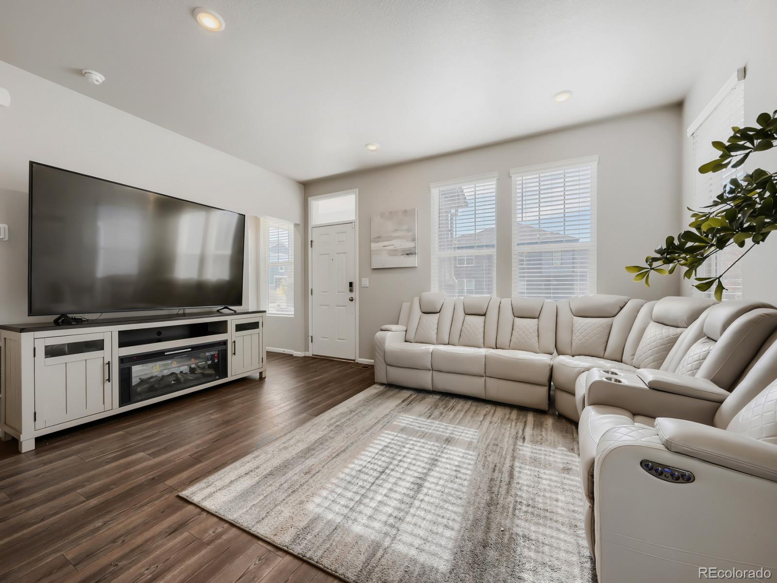 MLS Image #4 for 758 n shawnee street,aurora, Colorado