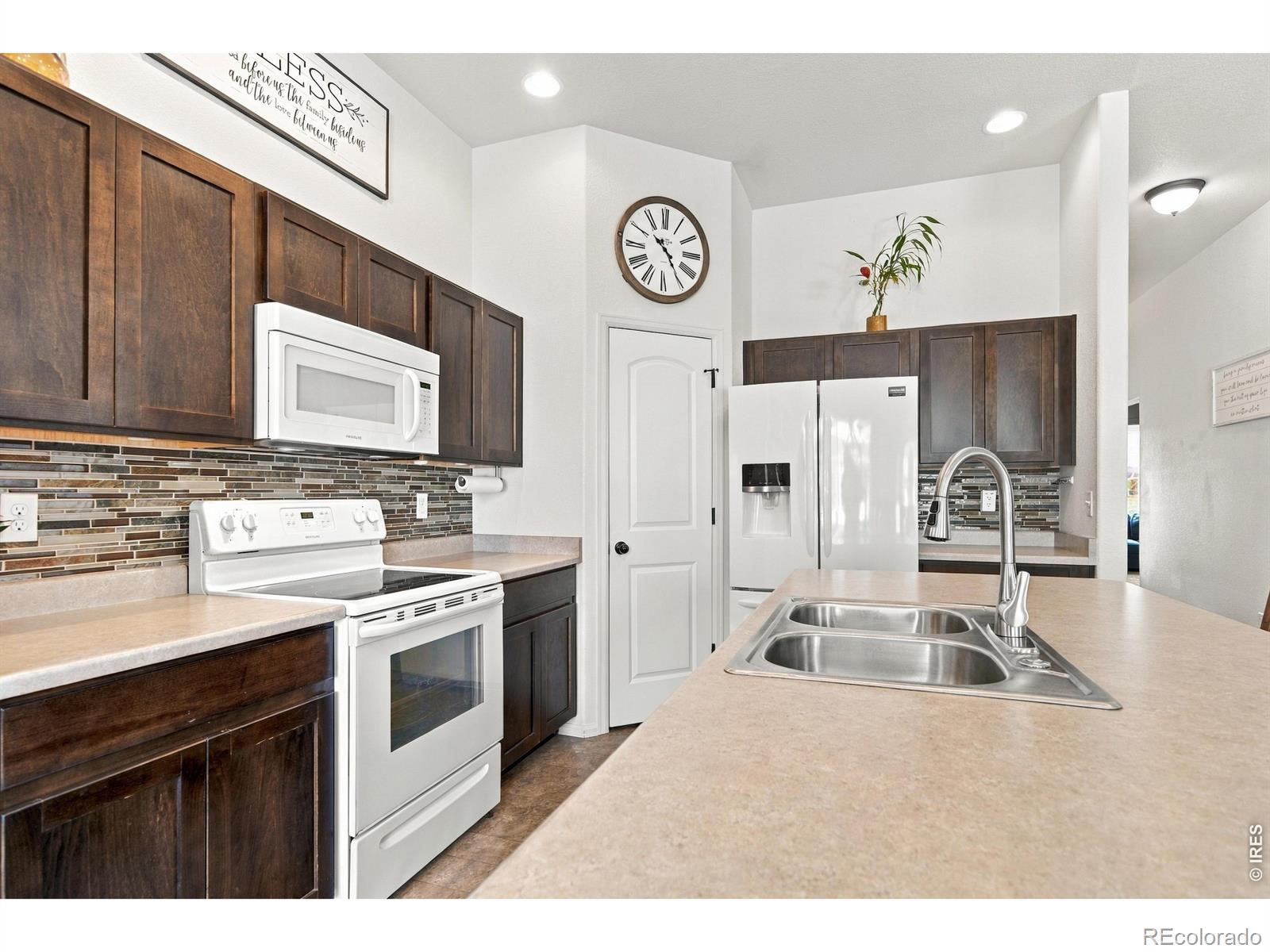 MLS Image #9 for 1544  brant street,berthoud, Colorado