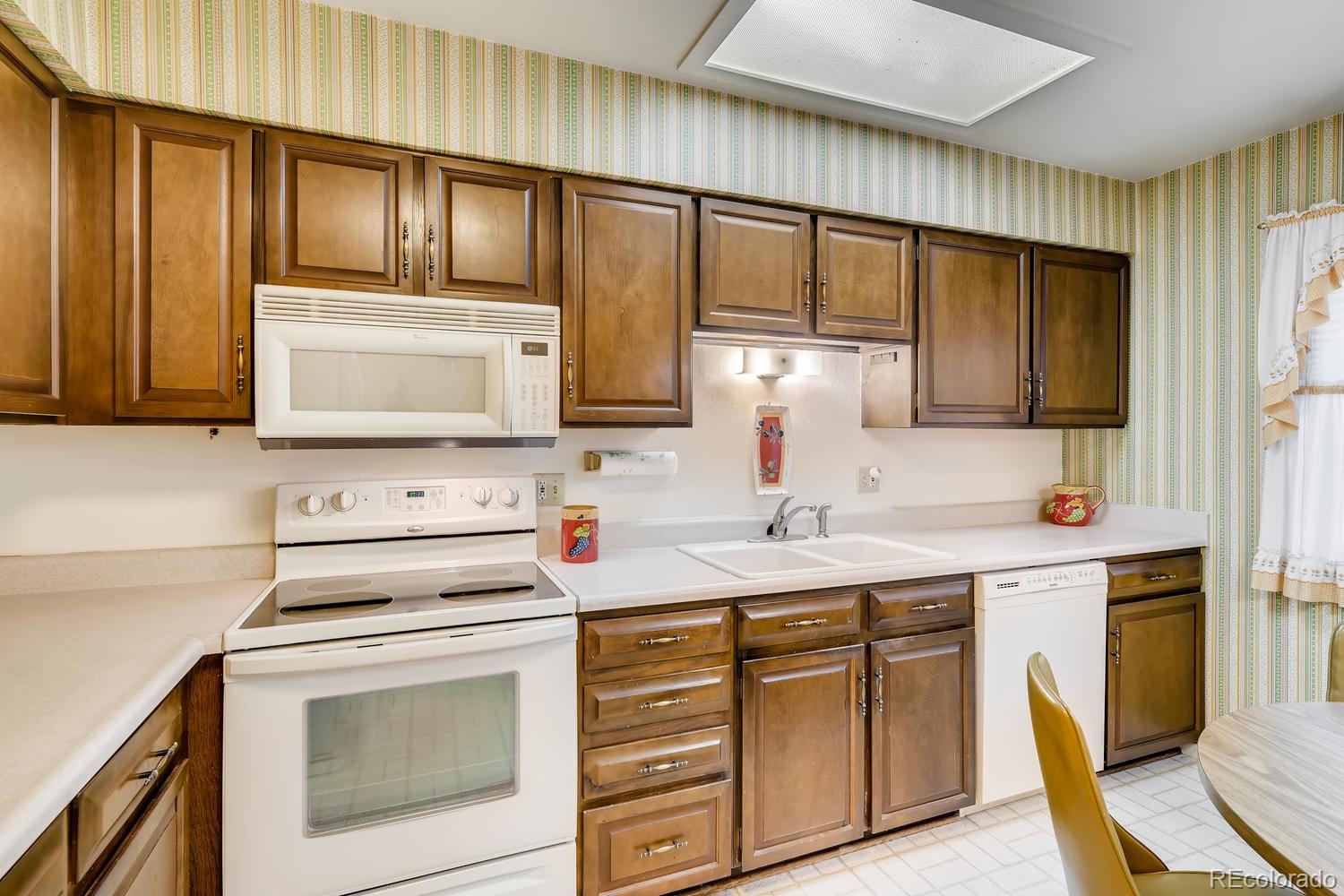 MLS Image #9 for 103 s vance court,lakewood, Colorado