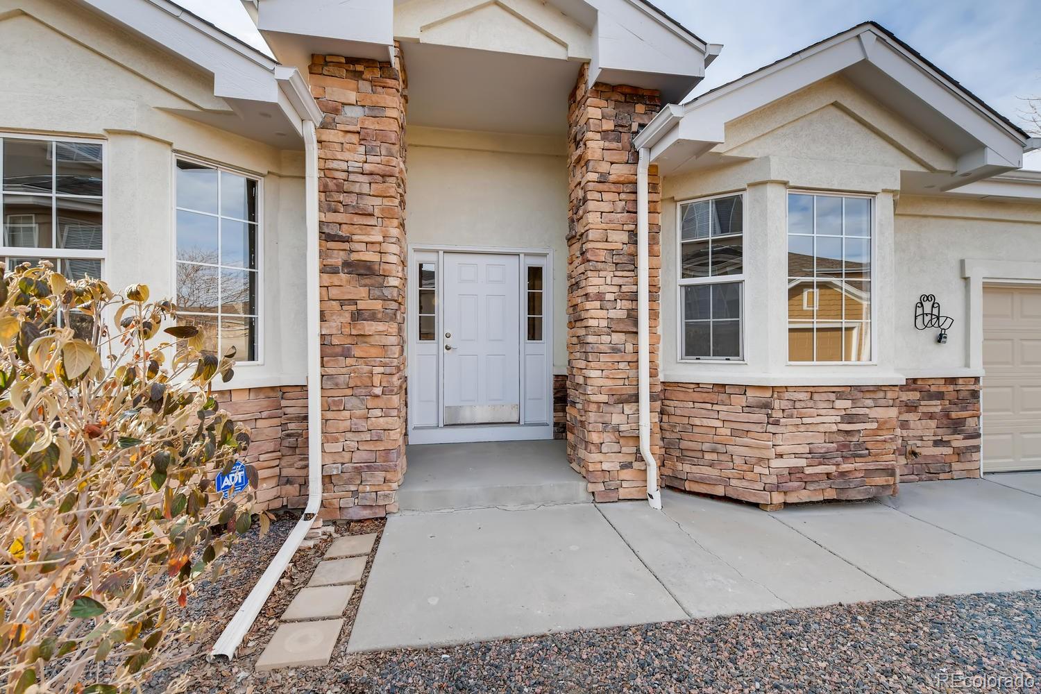 MLS Image #0 for 22331 e plymouth circle,aurora, Colorado