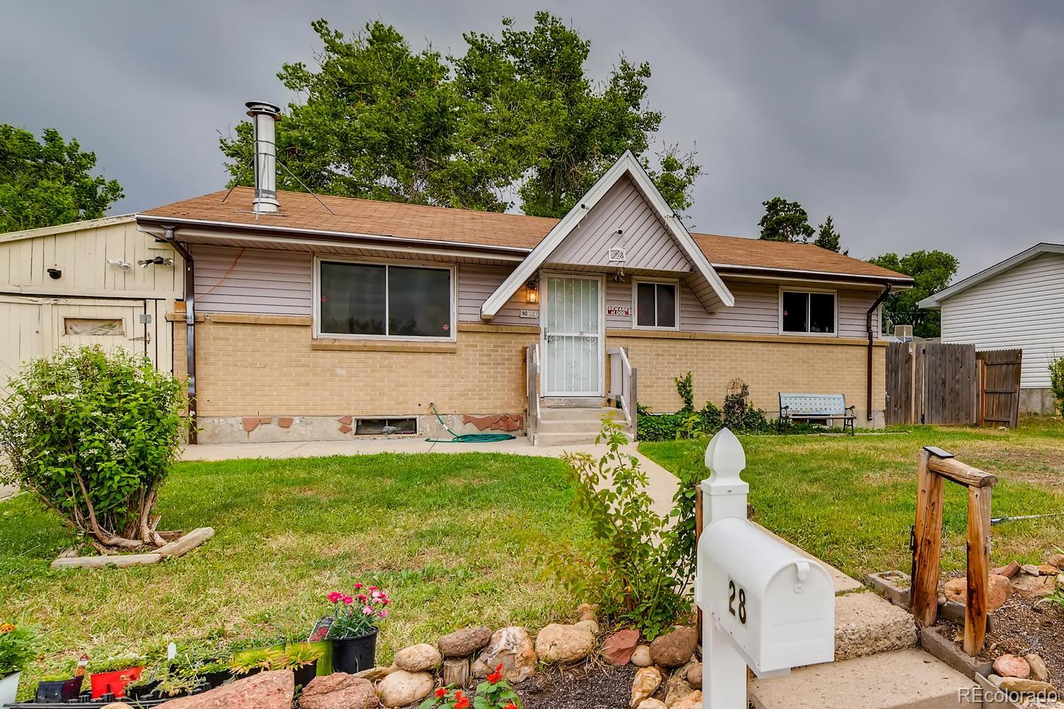 MLS Image #0 for 328 s queen circle,lakewood, Colorado