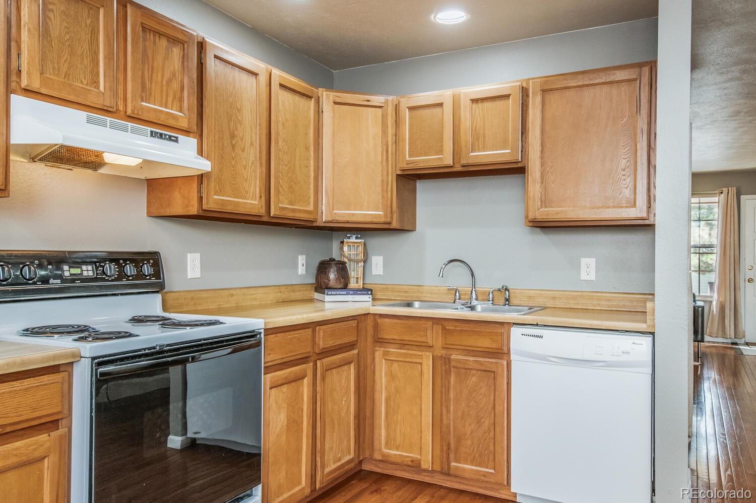 MLS Image #3 for 8933  field street,westminster, Colorado