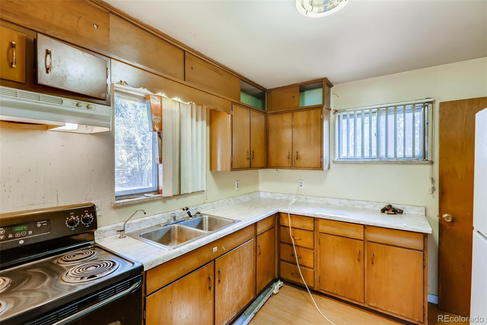 MLS Image #9 for 5500 w 10th avenue,lakewood, Colorado