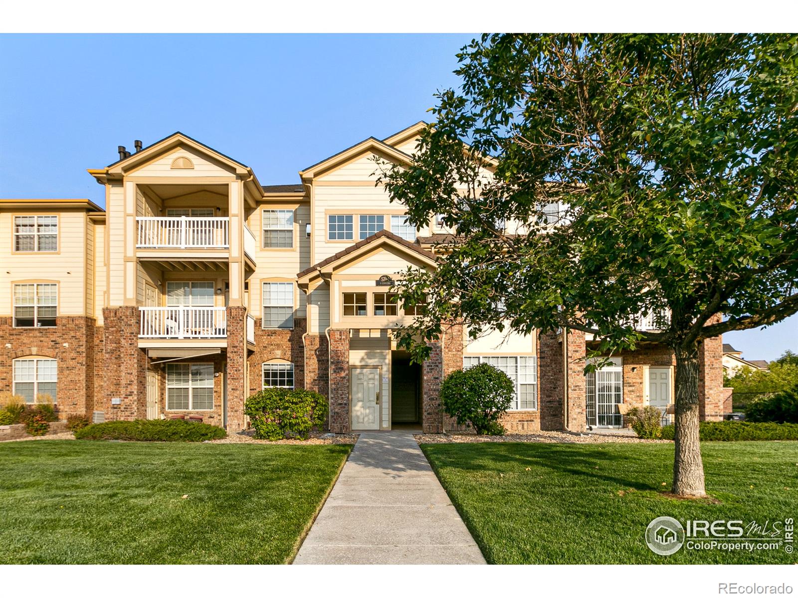 MLS Image #0 for 5705 n genoa way,aurora, Colorado