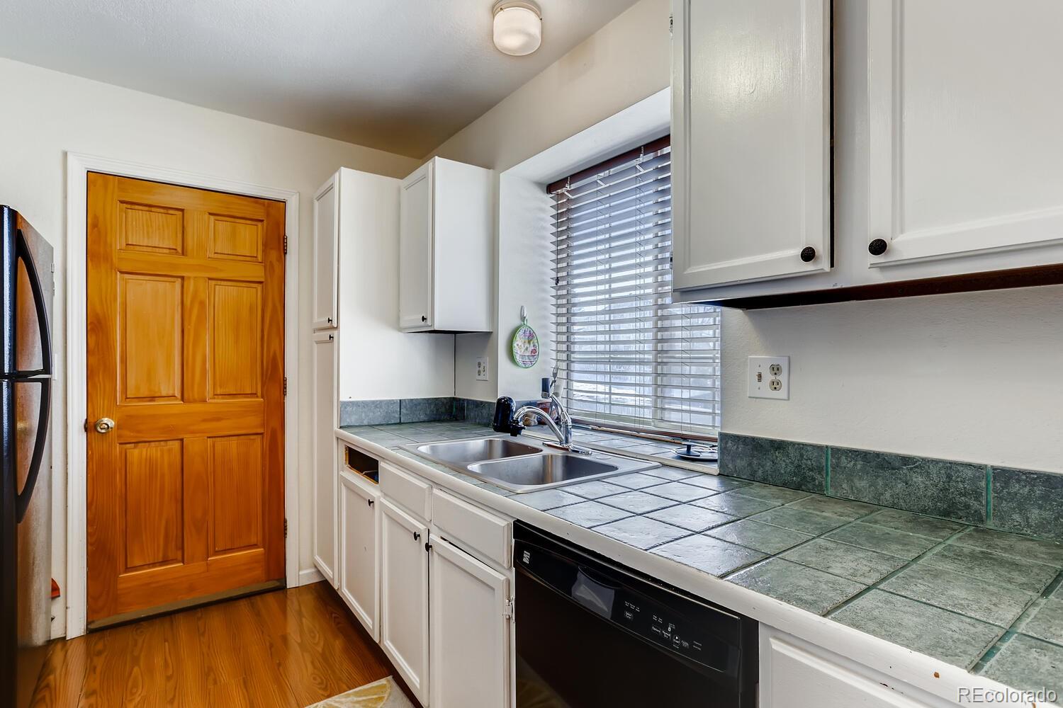 MLS Image #4 for 5722 s perth place,centennial, Colorado