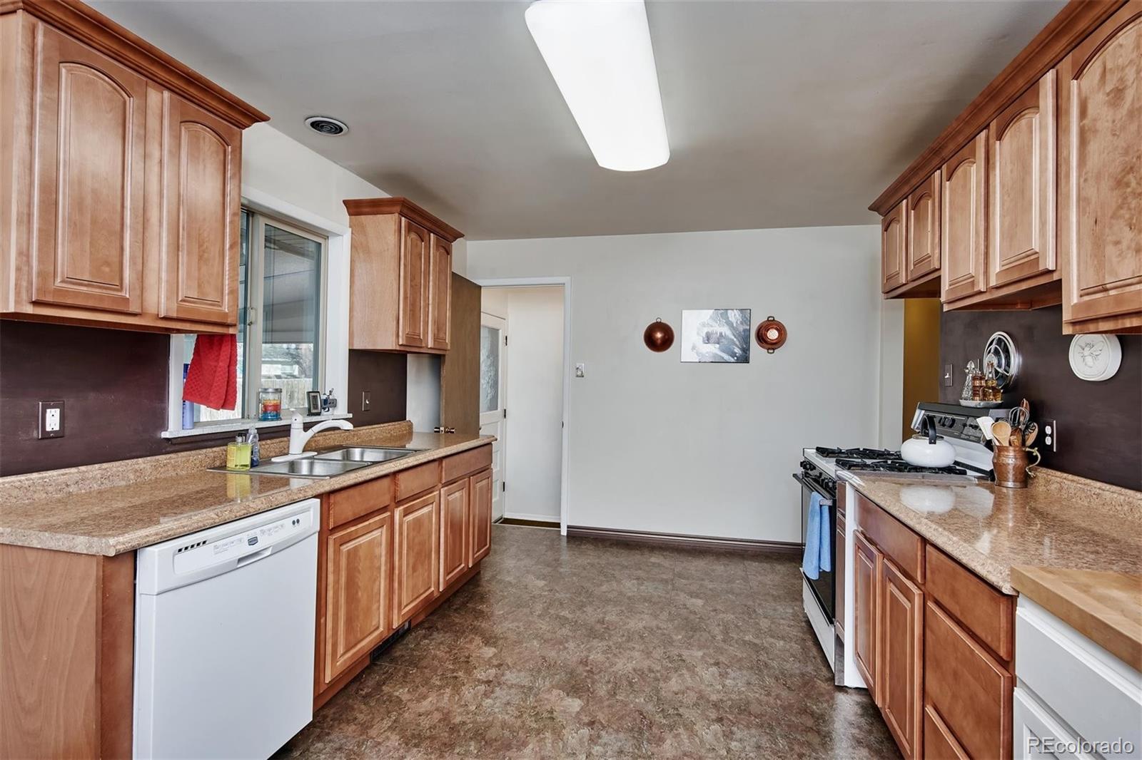 MLS Image #8 for 1823 s leyden street,denver, Colorado