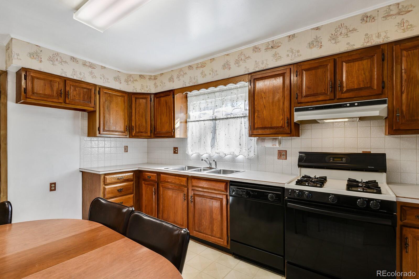 MLS Image #16 for 3136 s lincoln street,englewood, Colorado