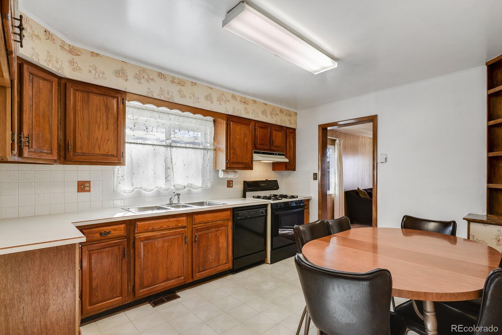 MLS Image #17 for 3136 s lincoln street,englewood, Colorado