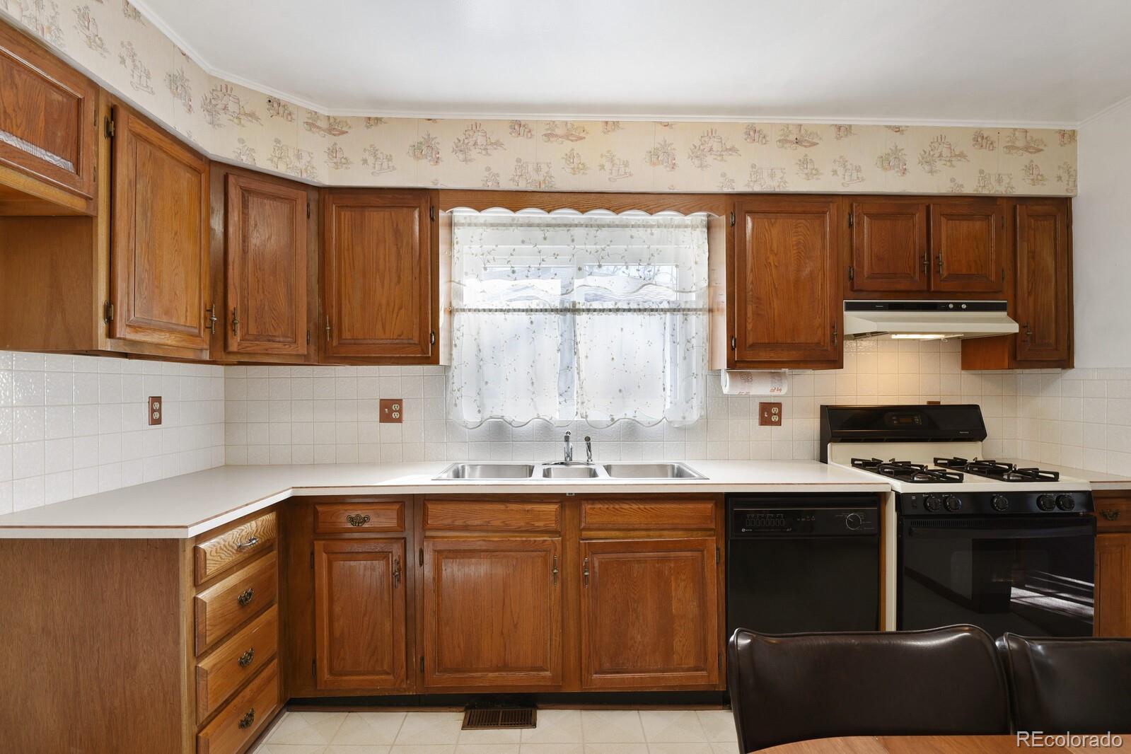 MLS Image #18 for 3136 s lincoln street,englewood, Colorado