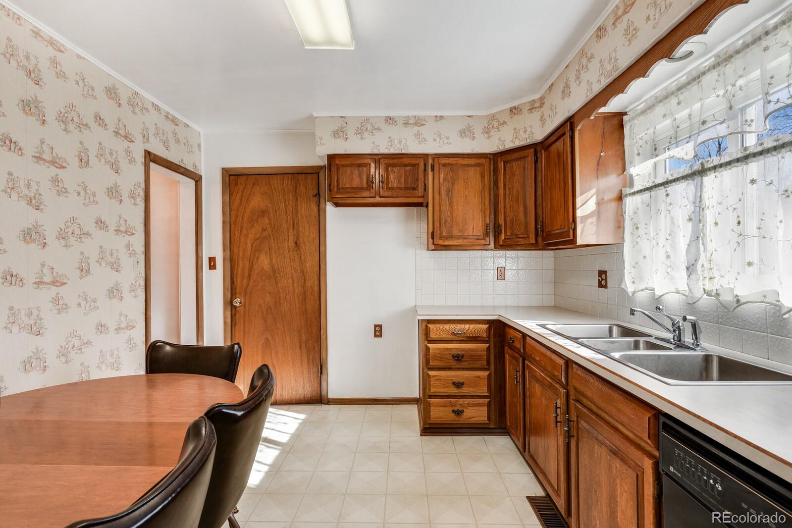 MLS Image #19 for 3136 s lincoln street,englewood, Colorado