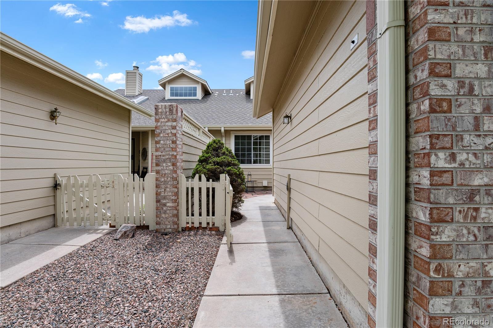 MLS Image #3 for 8224 s high court,centennial, Colorado