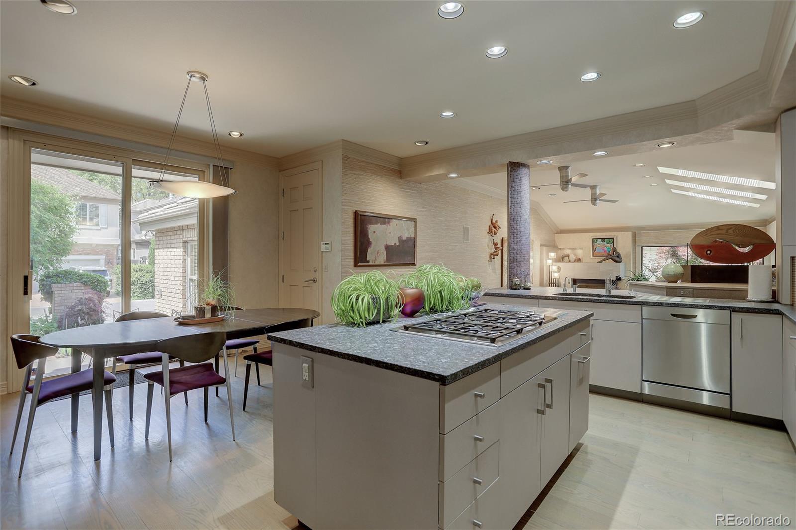 MLS Image #10 for 400 s steele street,denver, Colorado