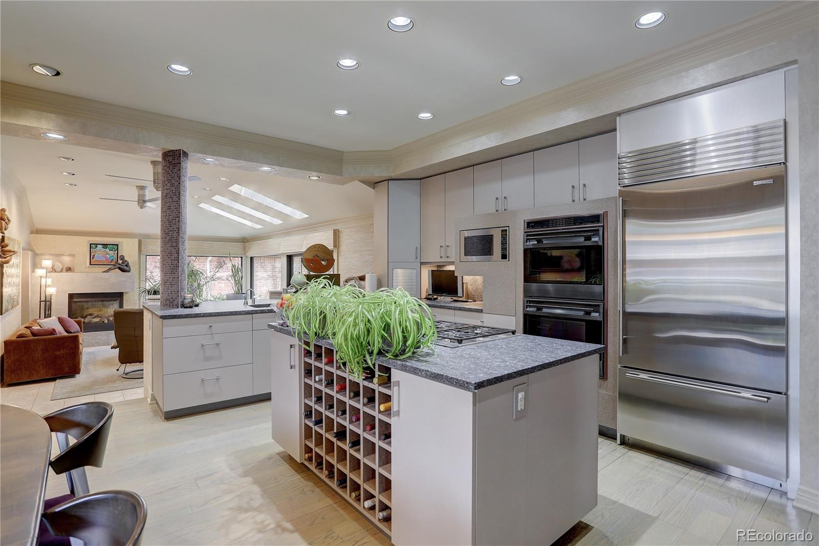 MLS Image #8 for 400 s steele street,denver, Colorado