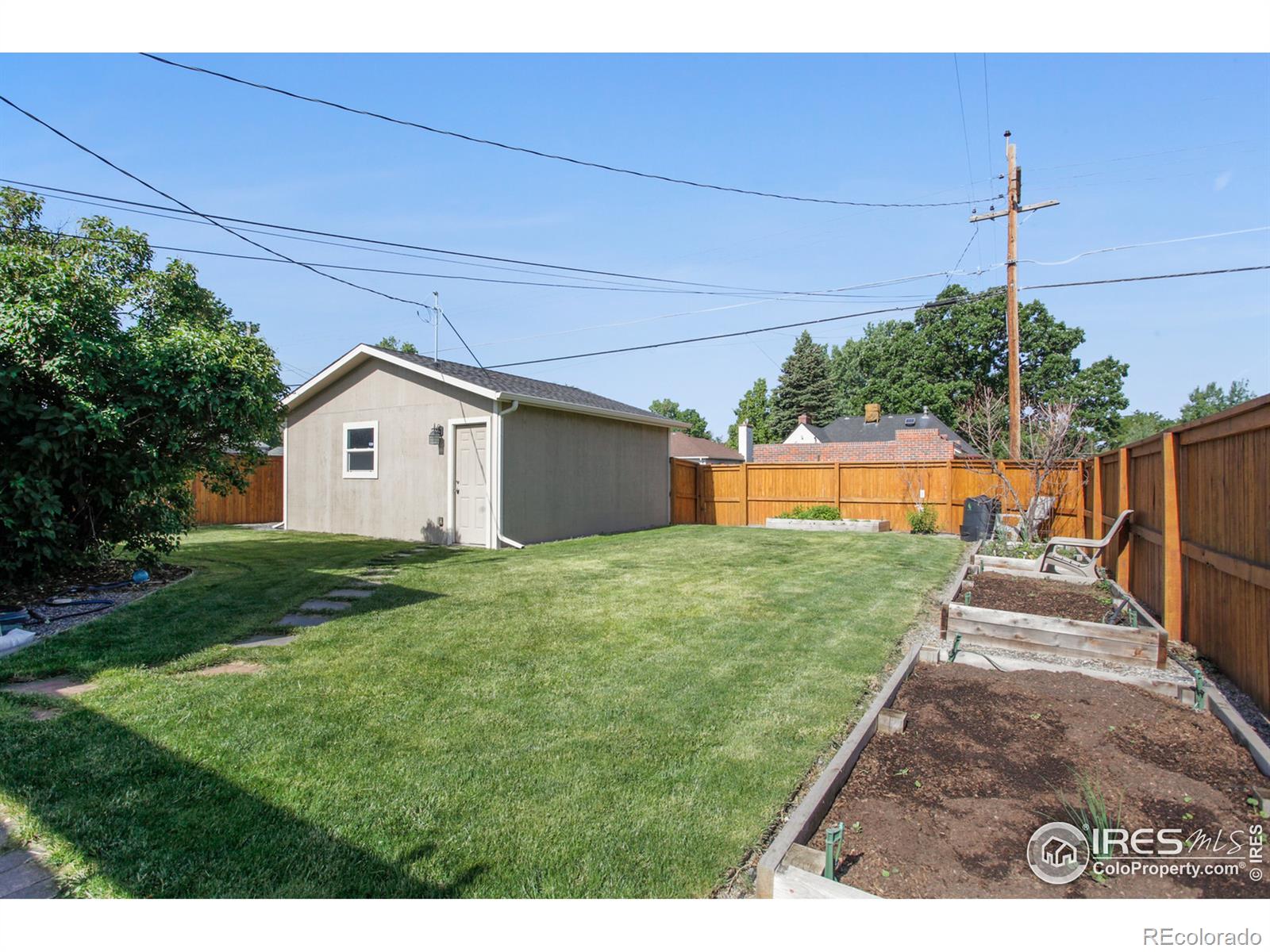 MLS Image #14 for 2359  newport street,denver, Colorado