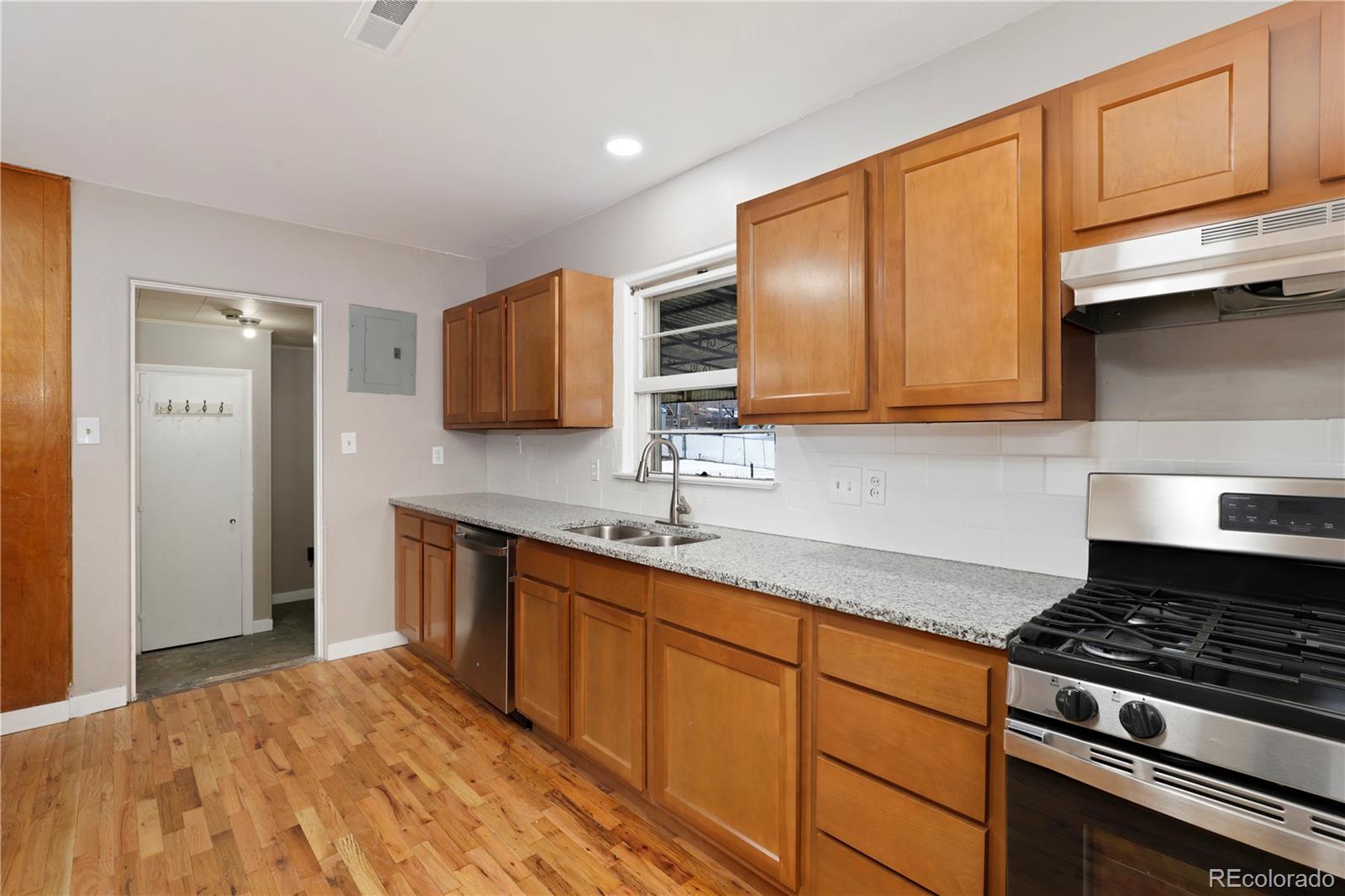 MLS Image #12 for 1325  dayton street,aurora, Colorado