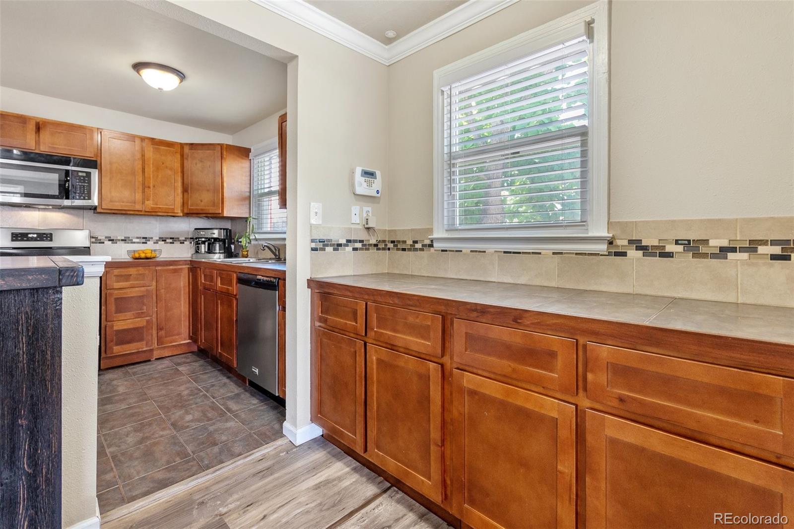 MLS Image #14 for 1601  verbena street,denver, Colorado