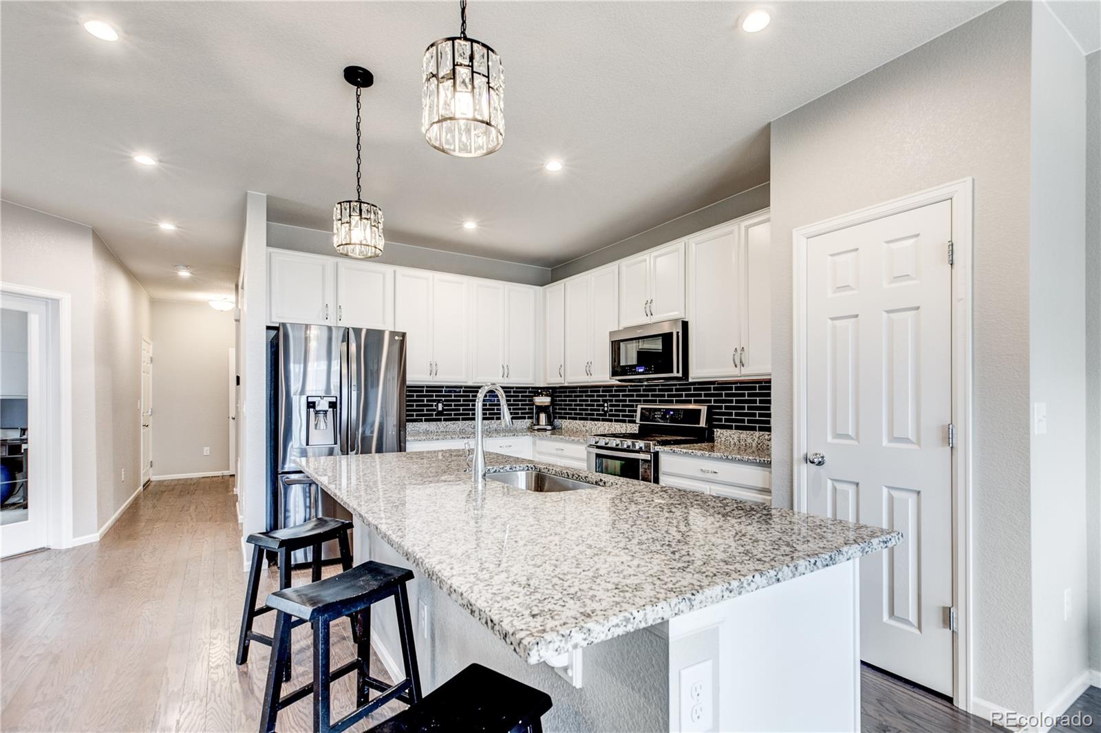 MLS Image #3 for 8248 s trails edge court,centennial, Colorado