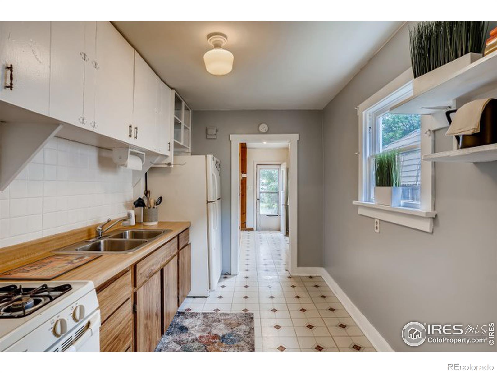 MLS Image #5 for 421  stuart street,denver, Colorado