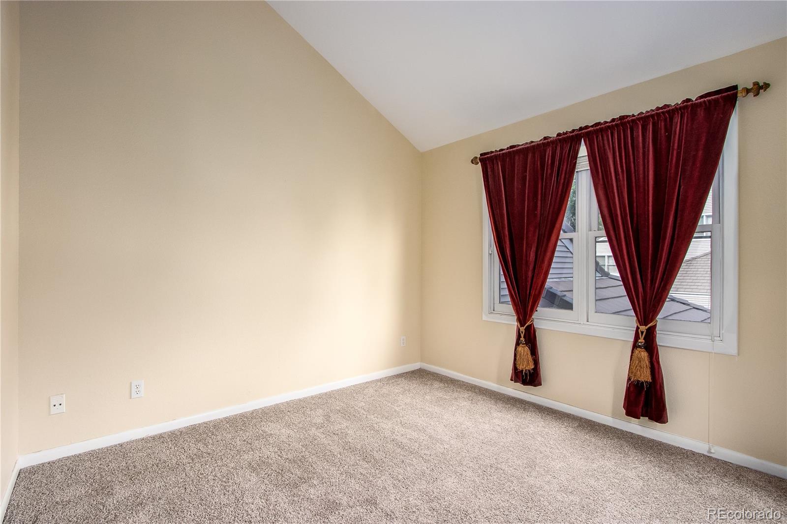 MLS Image #19 for 2212 s yosemite circle,denver, Colorado